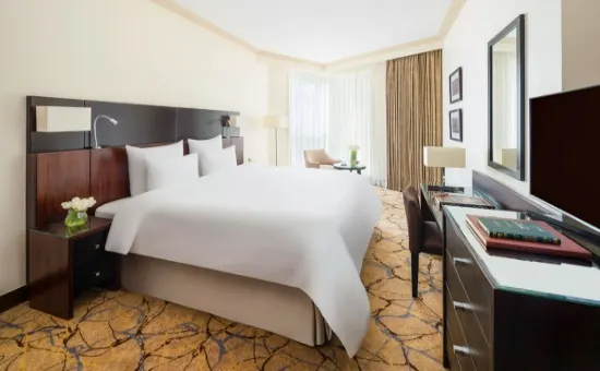 Mövenpick Hajar Tower Hotel Room